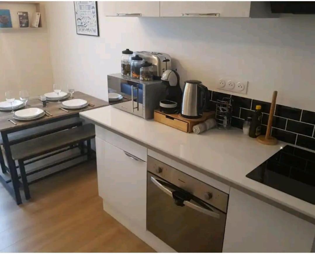 Le Petit Poitevin -Hyper Centre - Wi-Fi- Netflix Gratuit Apartment นีออร์ ภายนอก รูปภาพ